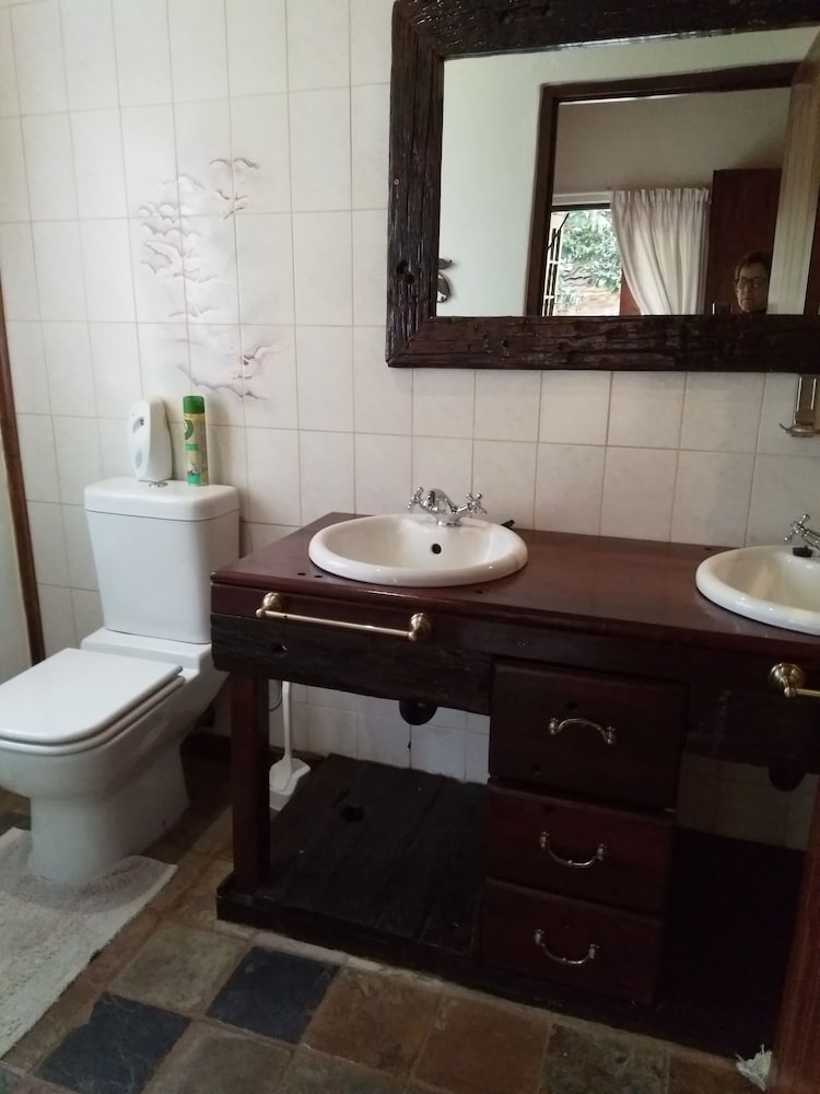 Khokha Moya Guesthouse