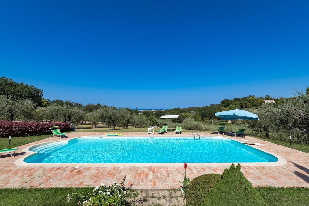 Villa Emilianna 12 2 by Marche Holiday Villas