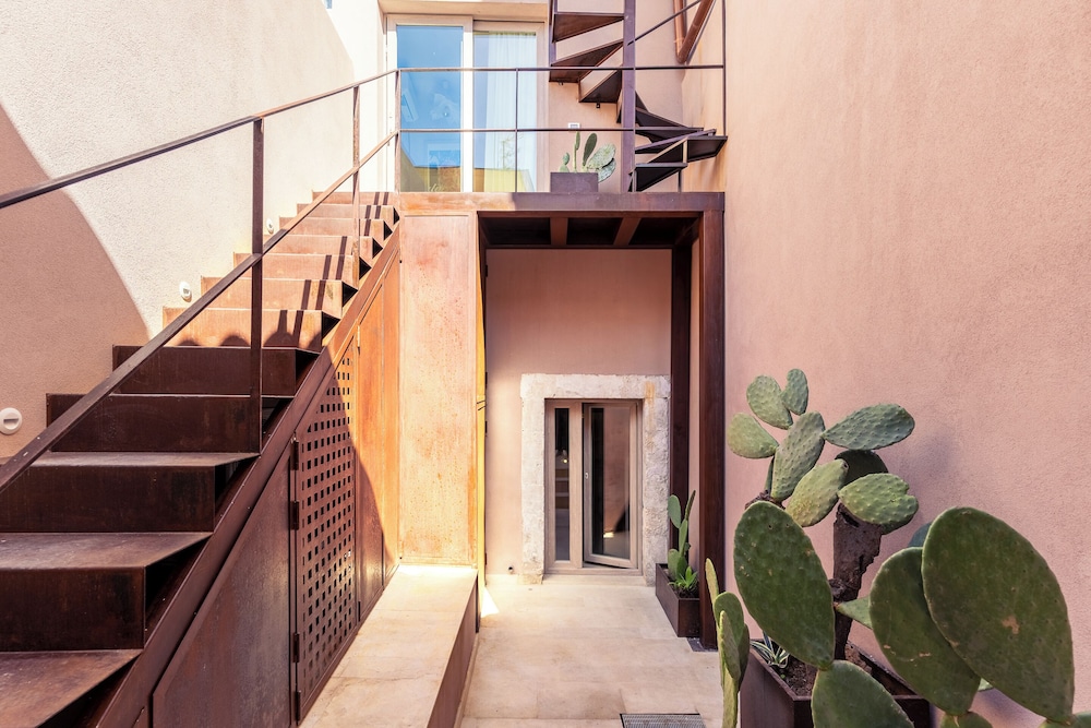 Charming Nest with Terrace by Wonderful Italy photo 3