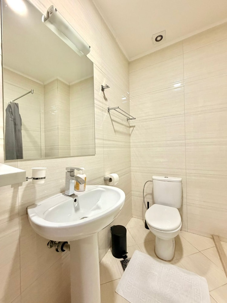 Orange Central Suites