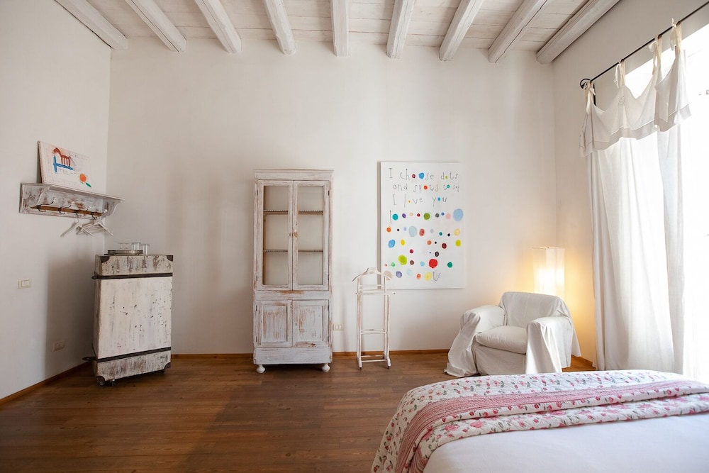 Charming seafront room - Wonderful Italy view 4