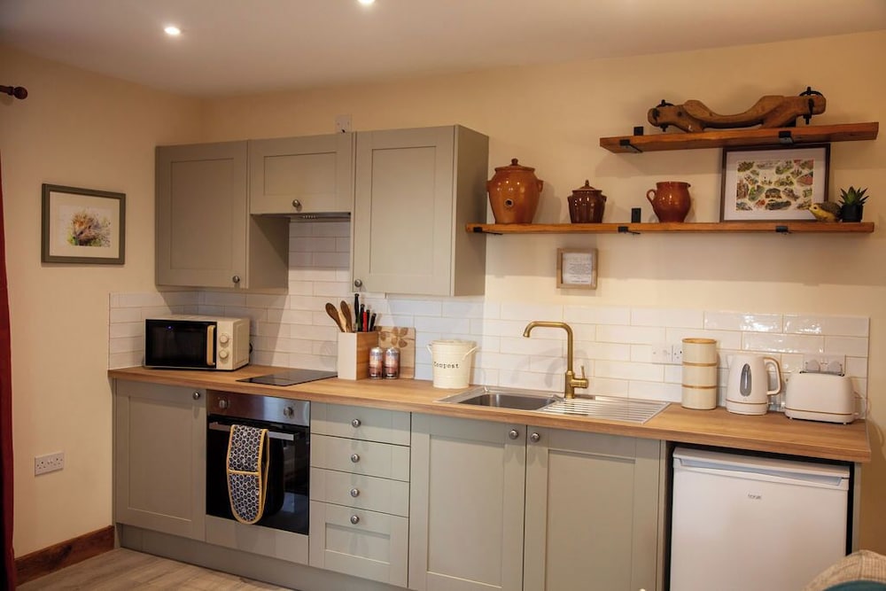 Hayne Barn Estate - Private Estate : 6 Eco Lodges - 1 Studio