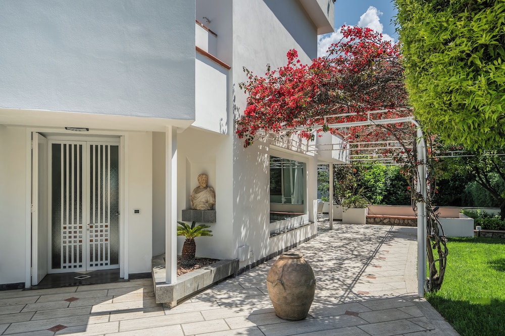 Luxury Villa In Sorrento Coast Swimming Pool & View