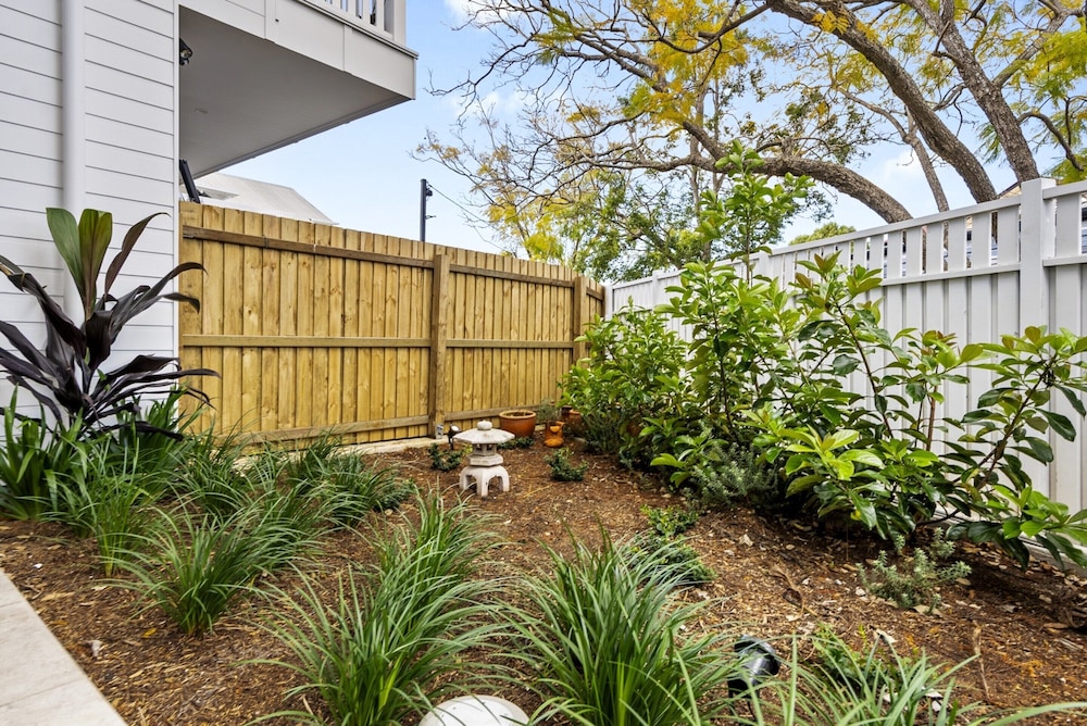 Spacious 3-bed Clayfield House With Patio and BBQ