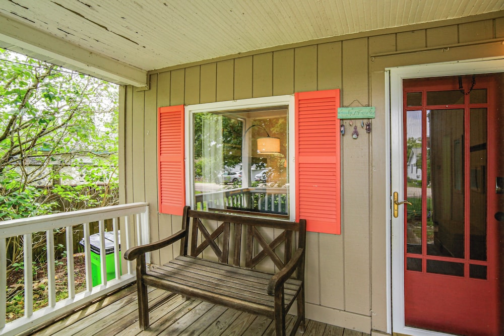 Steps to Lake Huron: Retreat w/ Yard in St Ignace