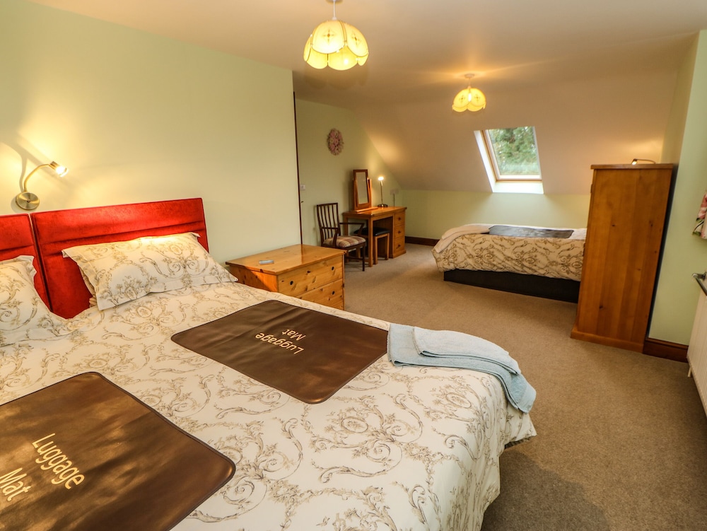 Holly Lodge