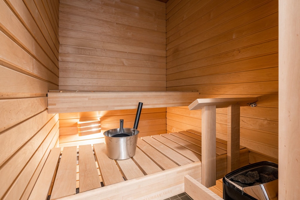 Historical 3BR Downtown Apartment with Sauna view 3