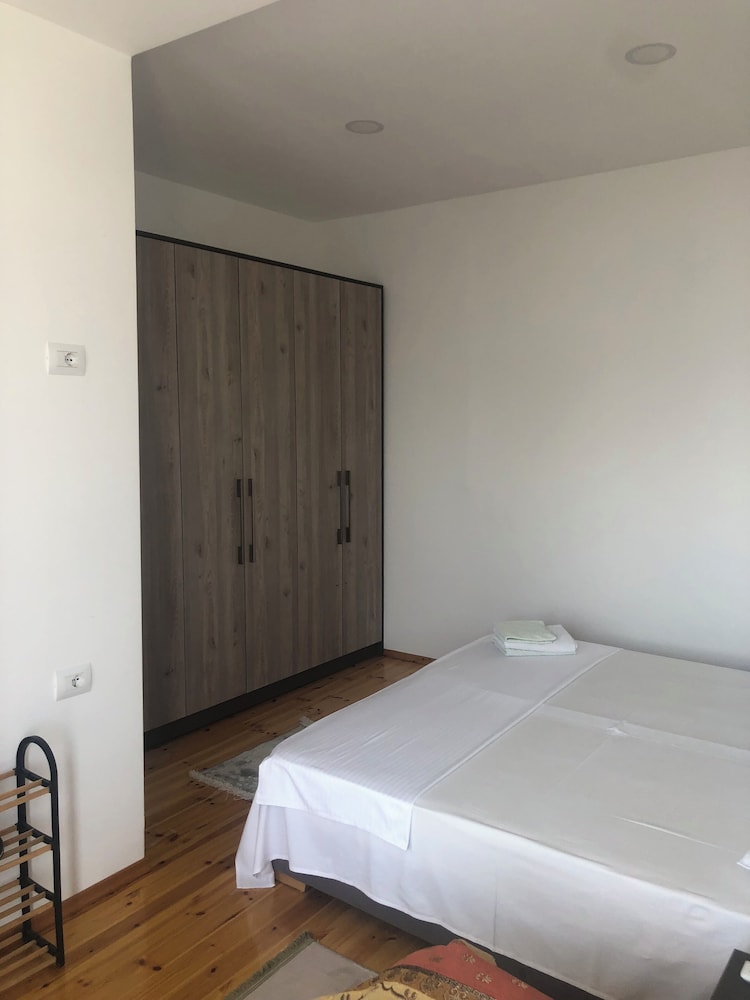 Monas Guesthouse
