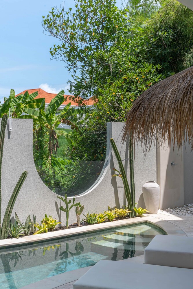 Villa Hawk