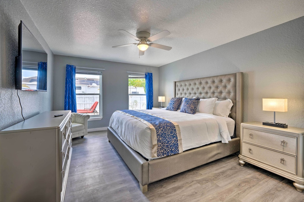Kissimmee Retreat w/ Pool ~ 8 Mi to Old Town!