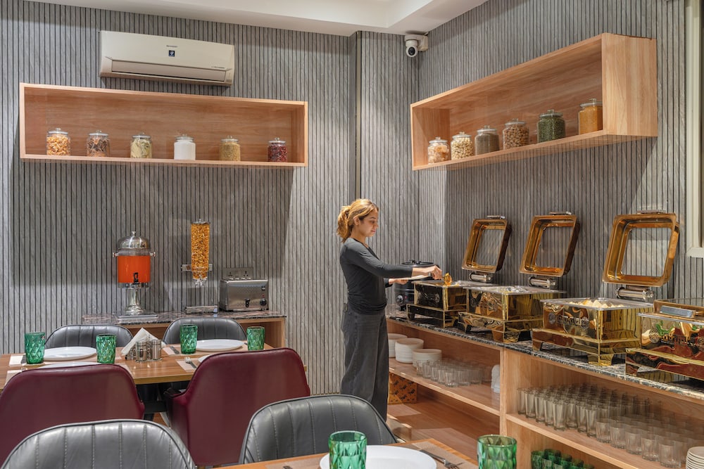 Lime Tree Hotel & Stays Greater Noida Nearby India Expo Centre & Mart