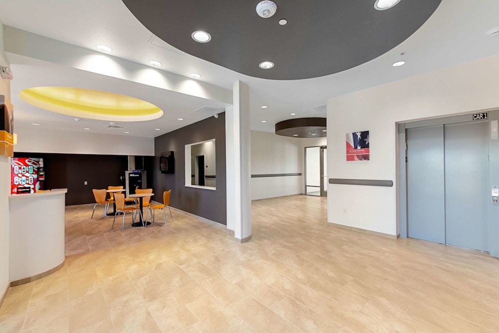 Studio 6 Austin, TX - Airport view 4