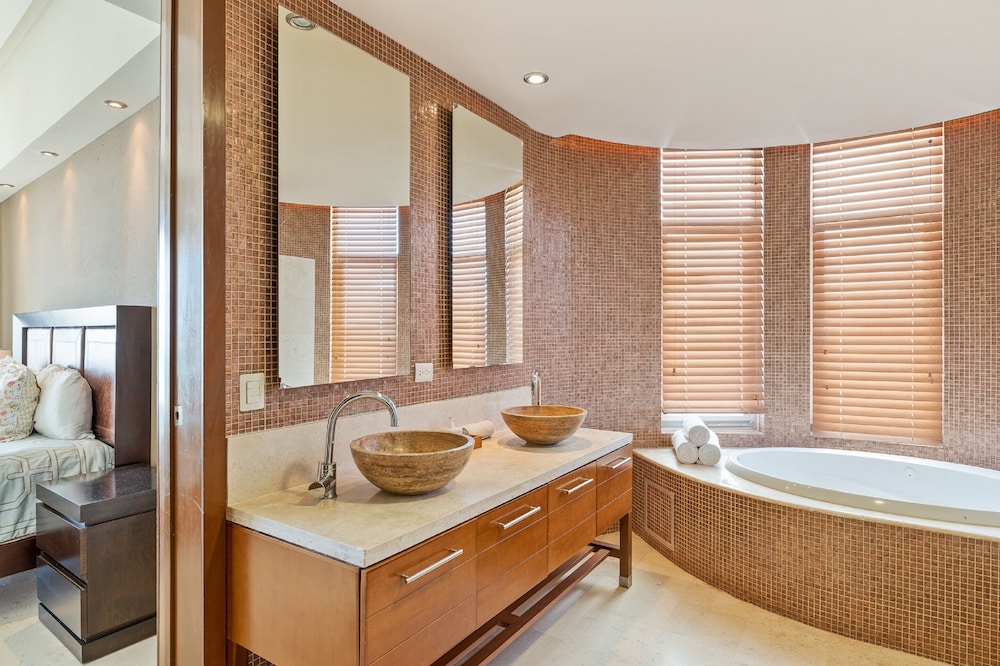 Encanto Living 0504 -2BR by Kivoya