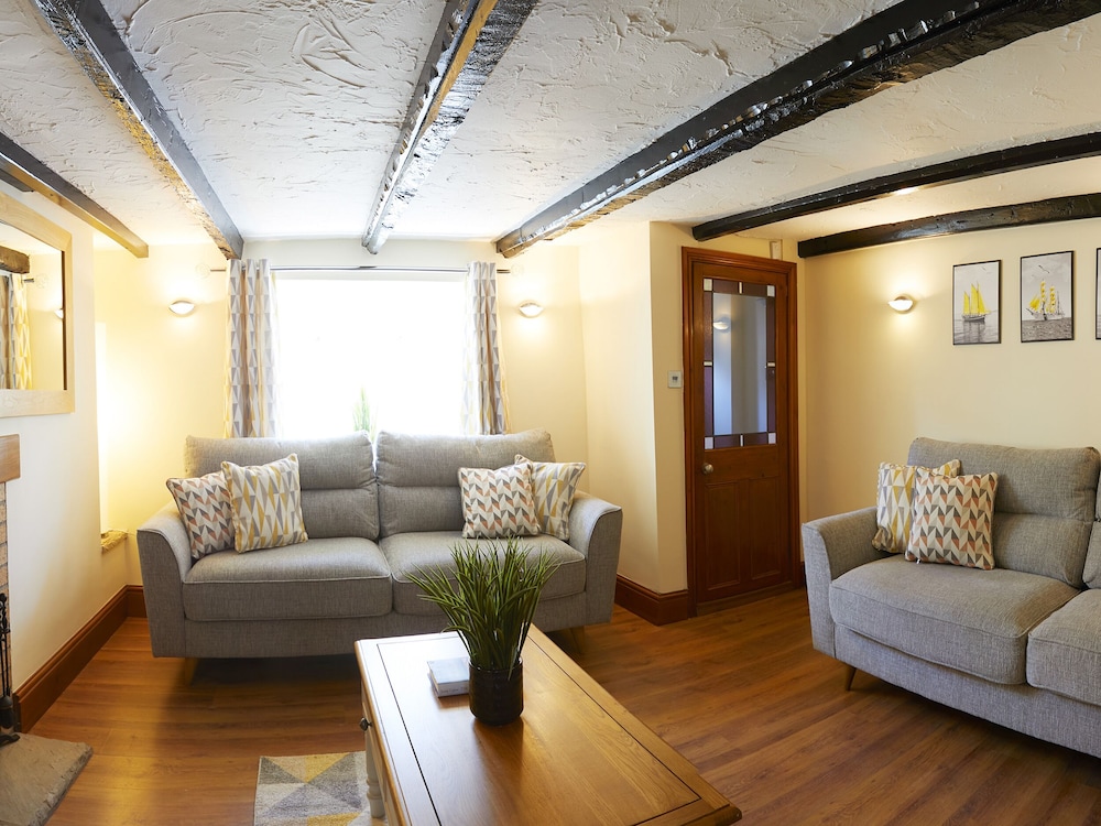 Courtyard Cottage