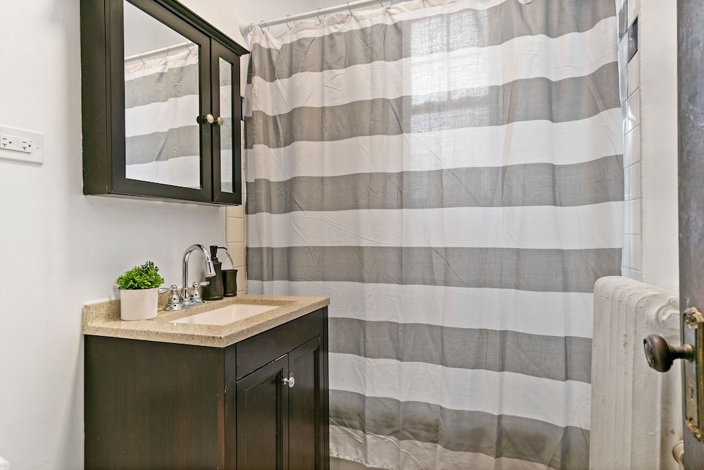 1BR Unit - Belmont J3