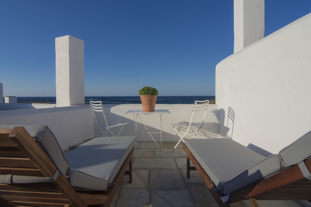 Almyra Guesthouses