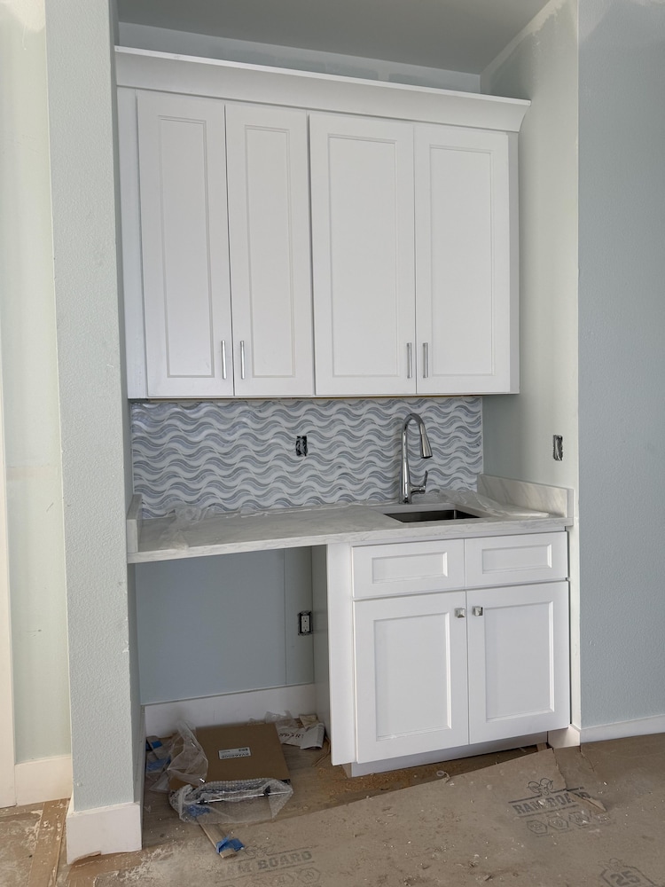 Brand New Luxury Build 265 Carolina Ave: Heated Pool, Hot Tub 6 Bedroom Home