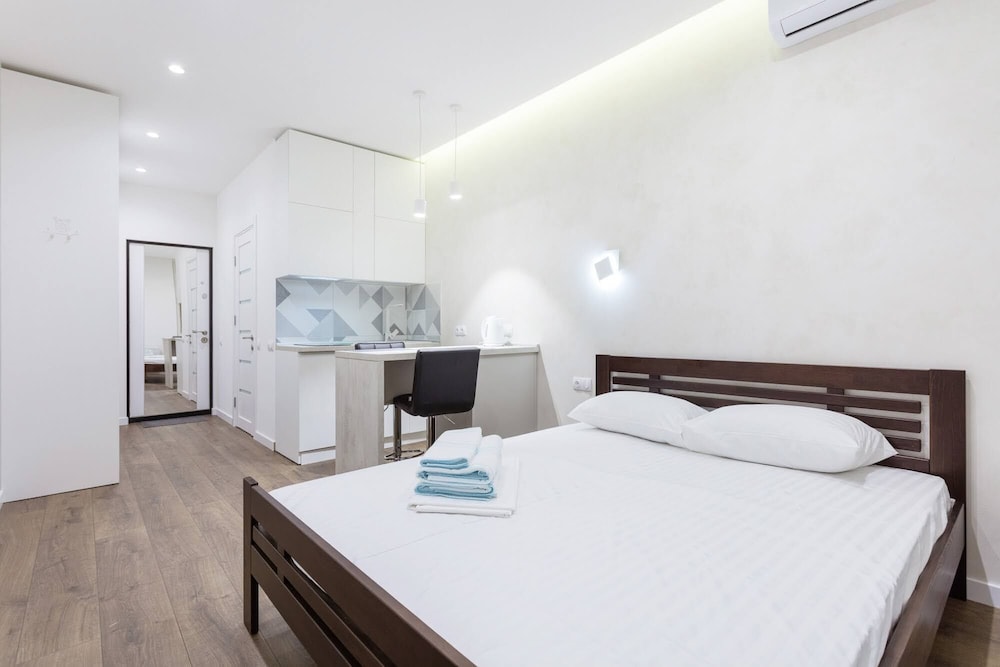 Comfort town on Reheneratorna Street  297 view 3