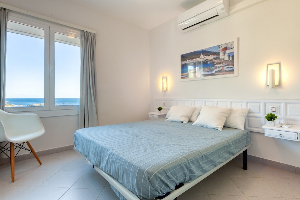 Apartment in Roses Near Canyelles Beach