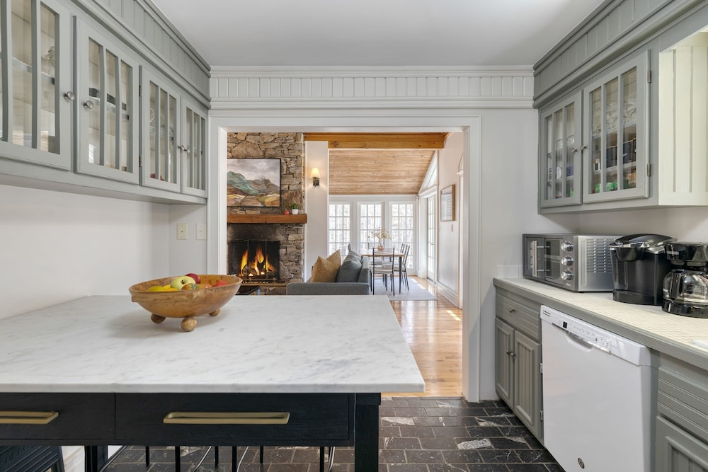 Mountain Hollow Estate by Avantstay Great Views