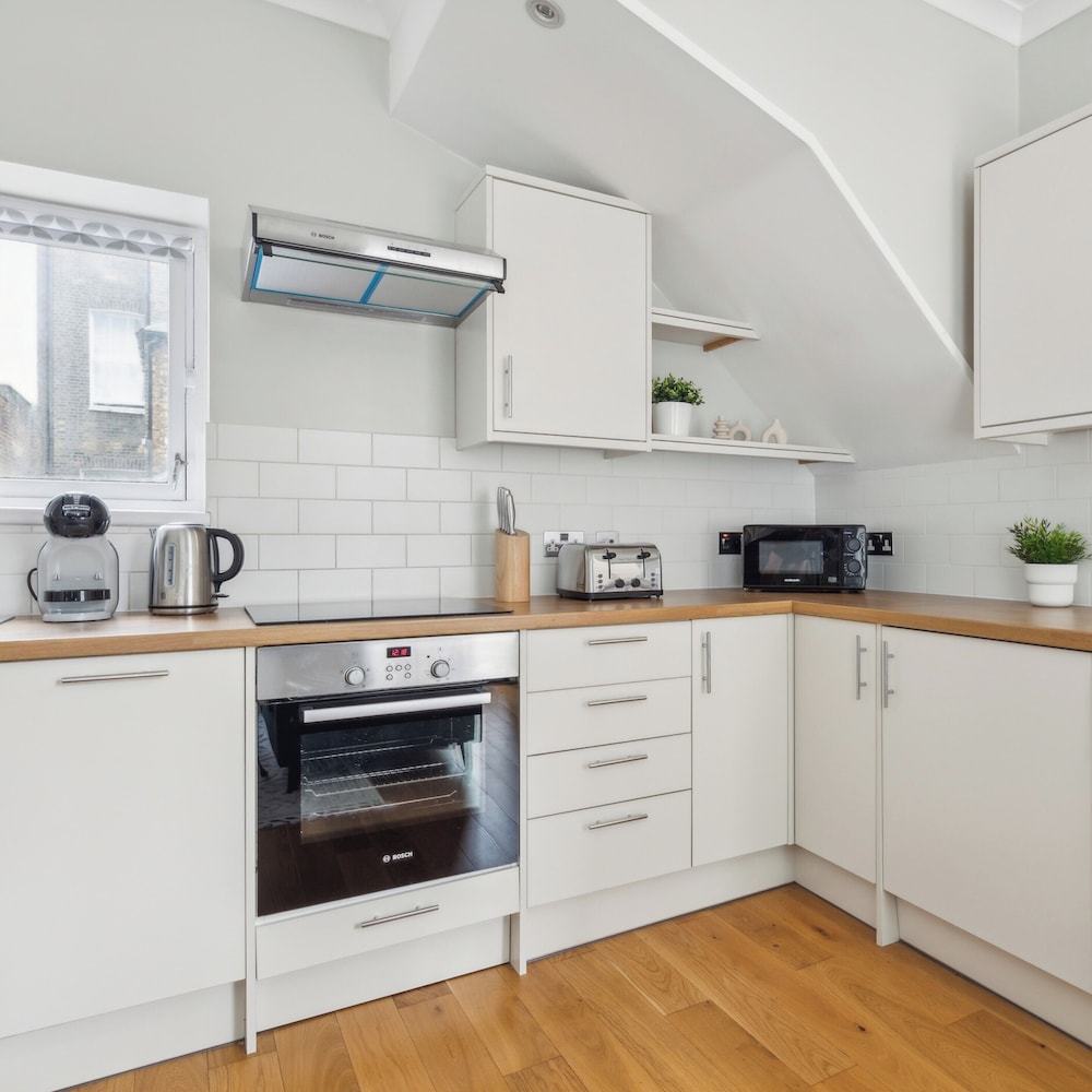 Westminster Charm - 2BR with Style