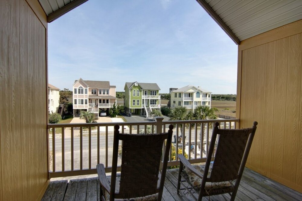Carolina Moon 4 Bedroom Home by RedAwning