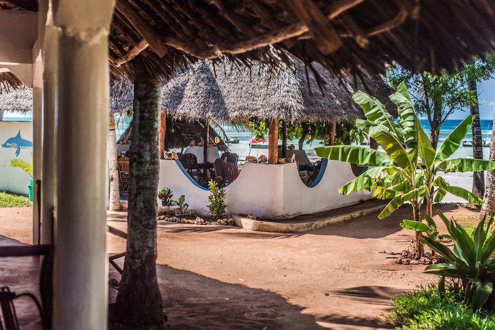 Ocean Breeze Lodge