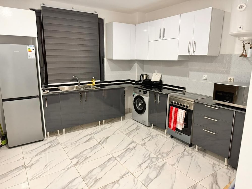 Everluxe Residence