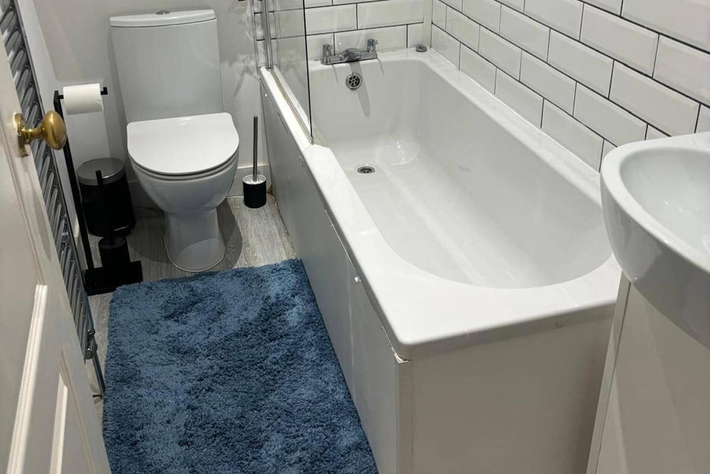 South Manchester 2-bed Apt With Ensuite, Sleeps 4