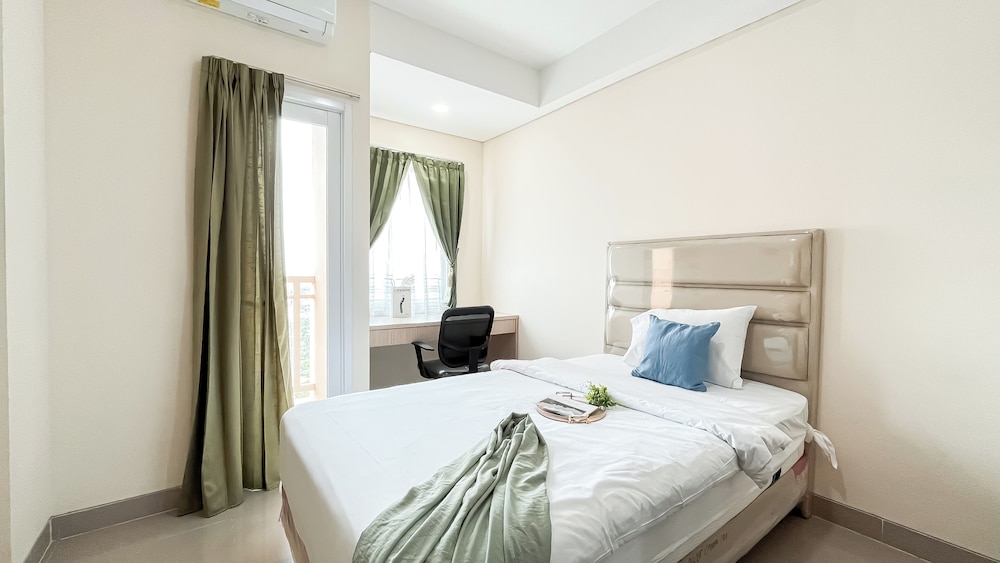 Modern And Homey Studio Apartment B Residence By Travelio