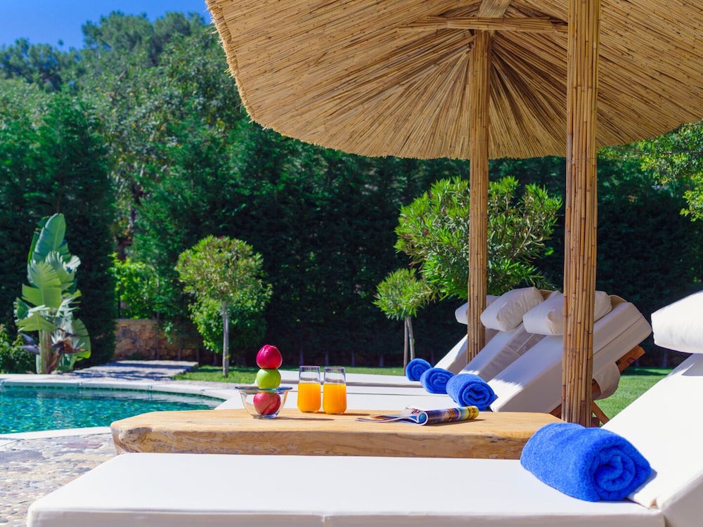 Private Island-Style Ultra Luxury Villa Estate