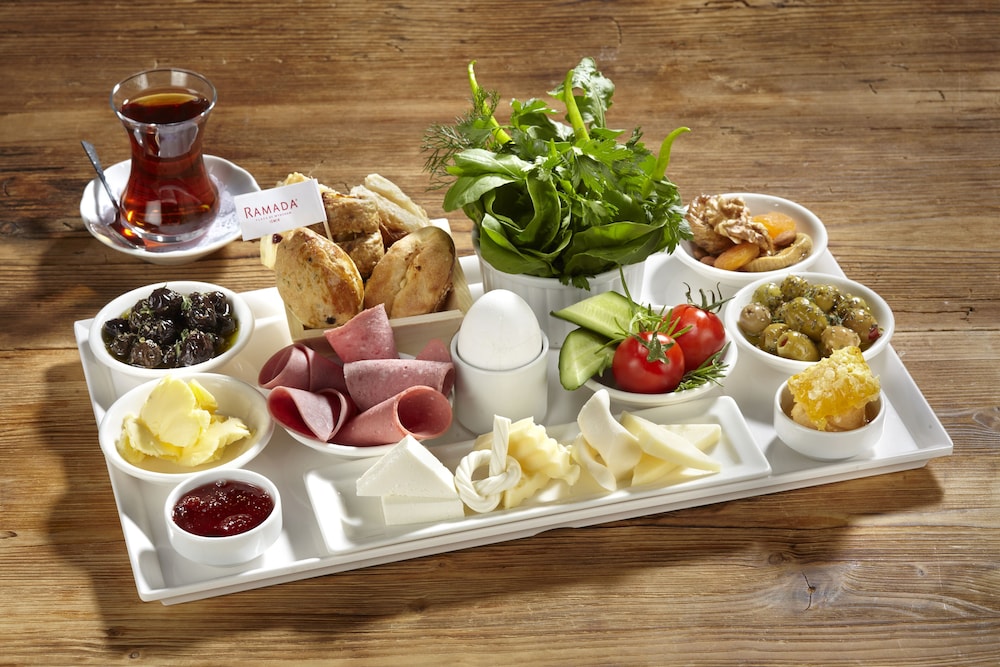 Ramada Plaza by Wyndham İzmir - Image 23