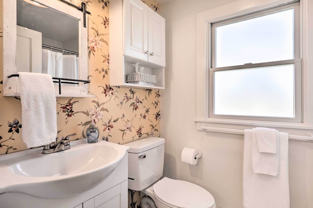 Cozy Historic Wakefield Home Close to Beaches - Property Image 1