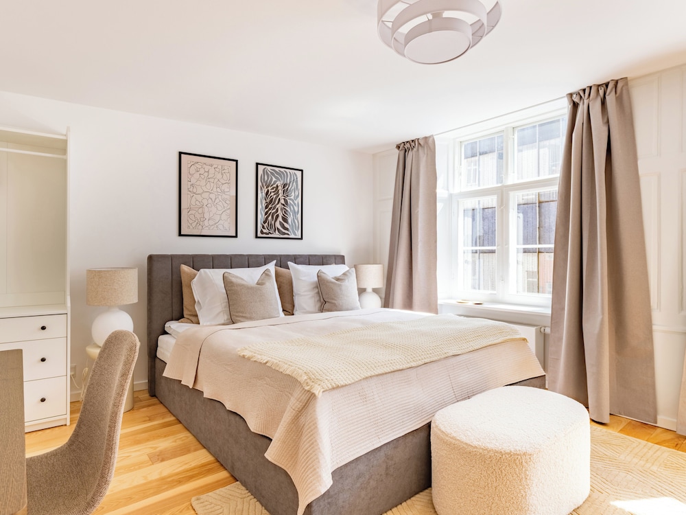 Sanders Regent - Bright 1 Bdr Apt