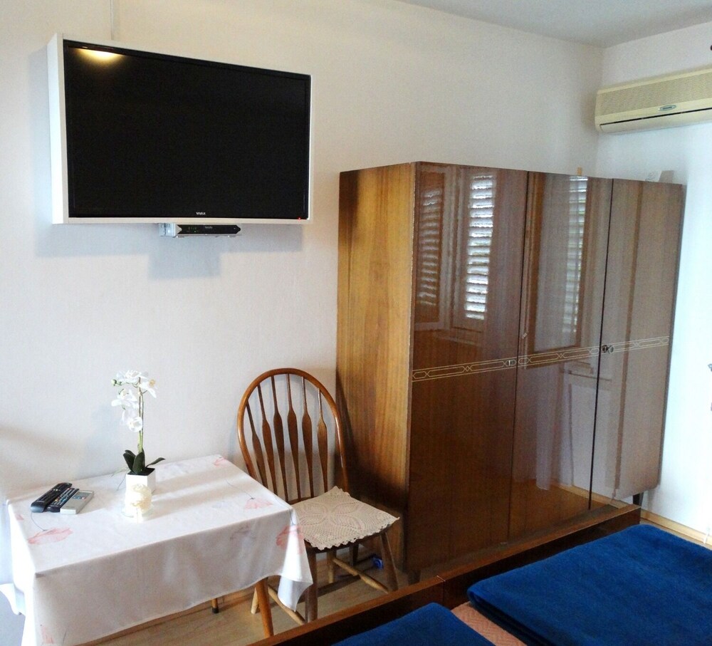 Photo 6