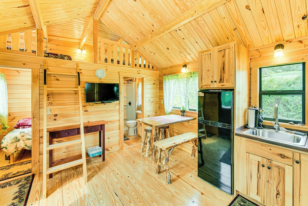 5 Mi to Susquehanna Boating! Secluded Log Cabin