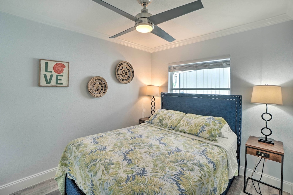 Indian Rocks Beach Retreat, Walk to Beaches! view 5