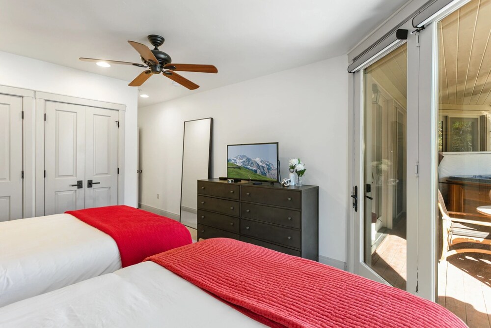 Trail's End Lodge at Deer Valley Resort - Two Bedroom Residence with Den and Spa #102 2 Condo