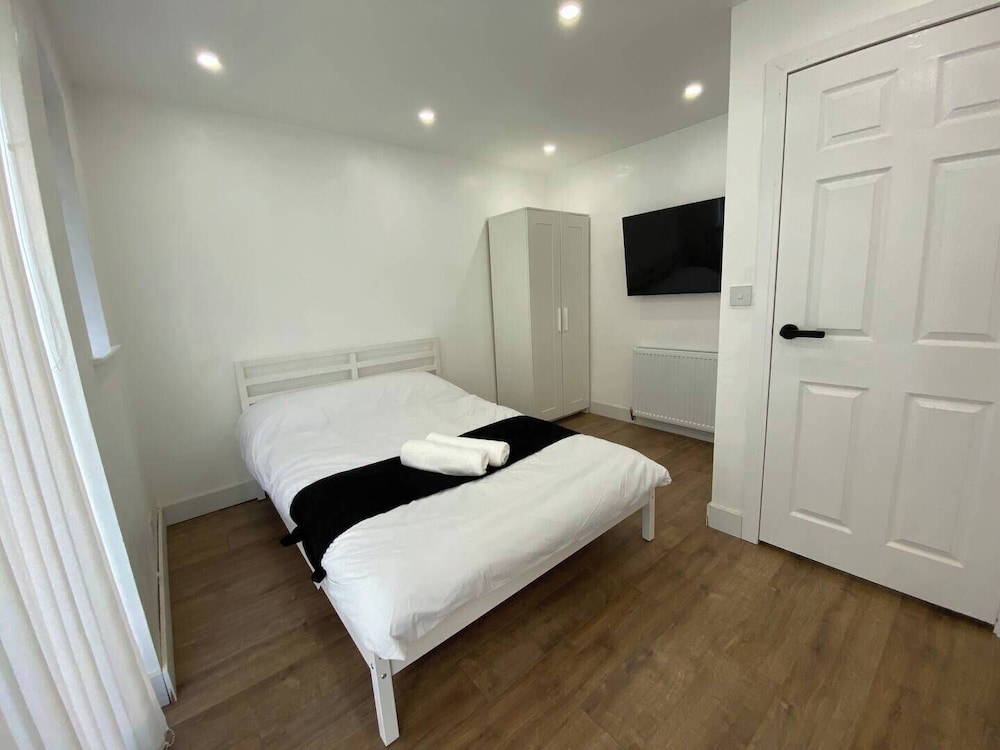 Luton City Retreat - Spacious 3 Bedroom Apartment