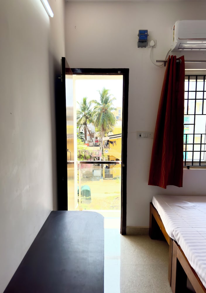 Sishya Service Apartment - Chennai OMR