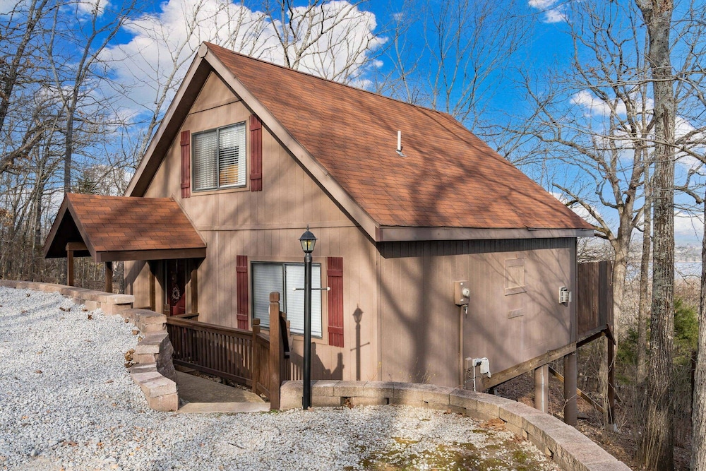 Windjammer Cottage - Branson view 2