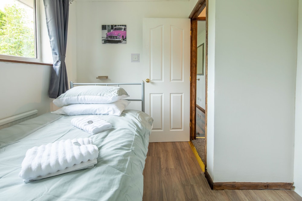 4-bed Detached, Pet Friendly House in Nelson view 3