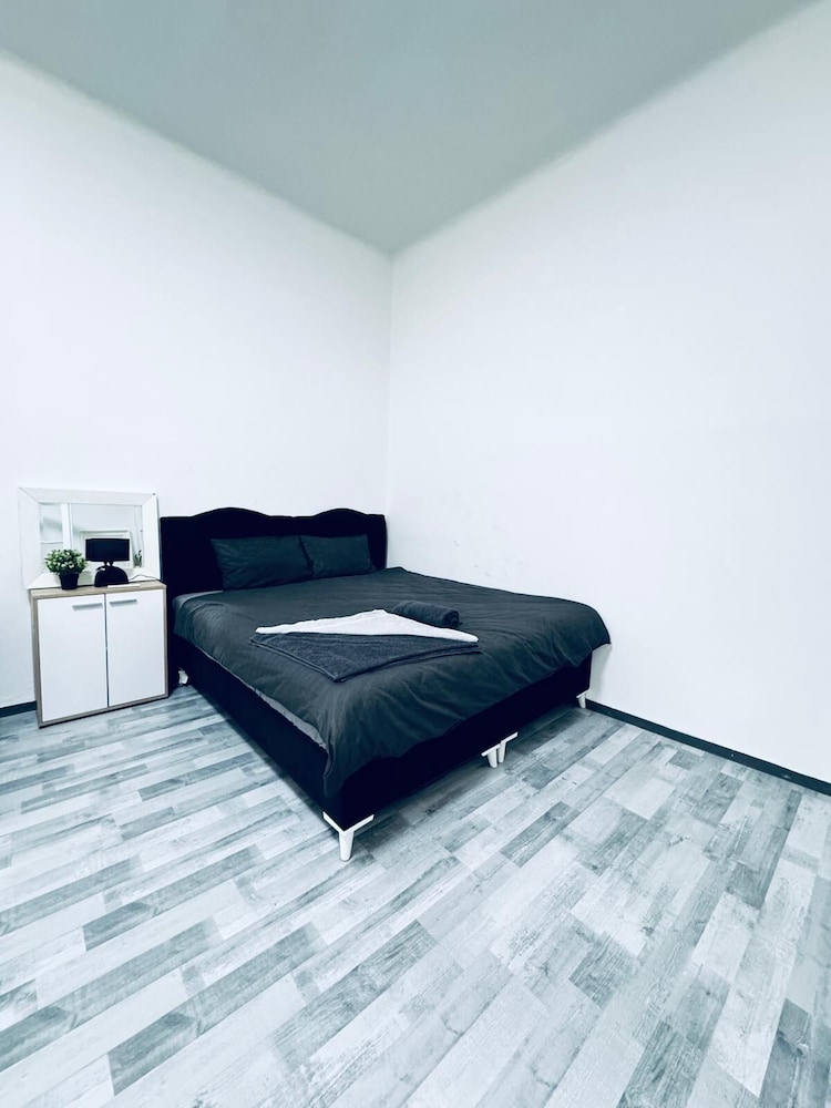 Beautiful Studio Apt Near Rathausplatz