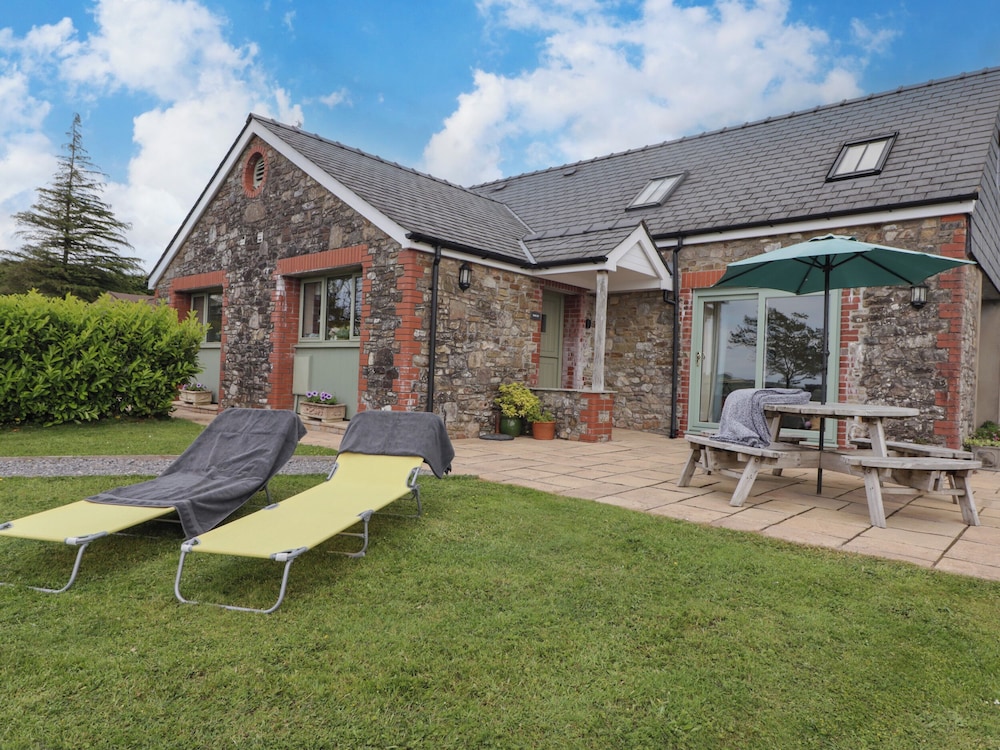 Barcud Cottage
