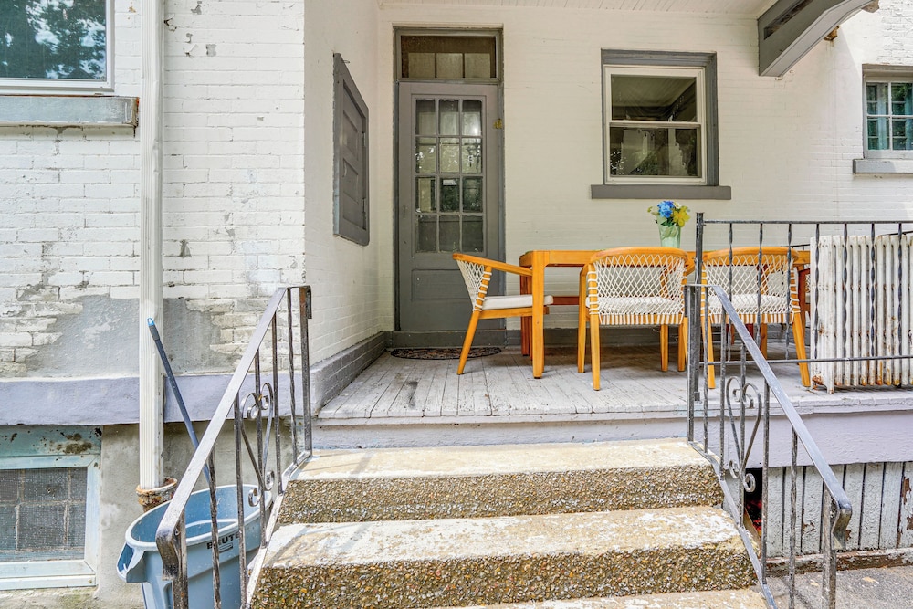 Steps to Union College: Home w/ Shared Yard!