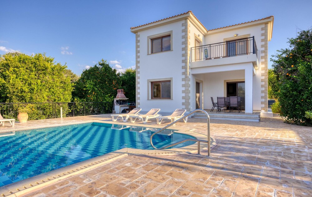 Villa Kambos Dio in Polis