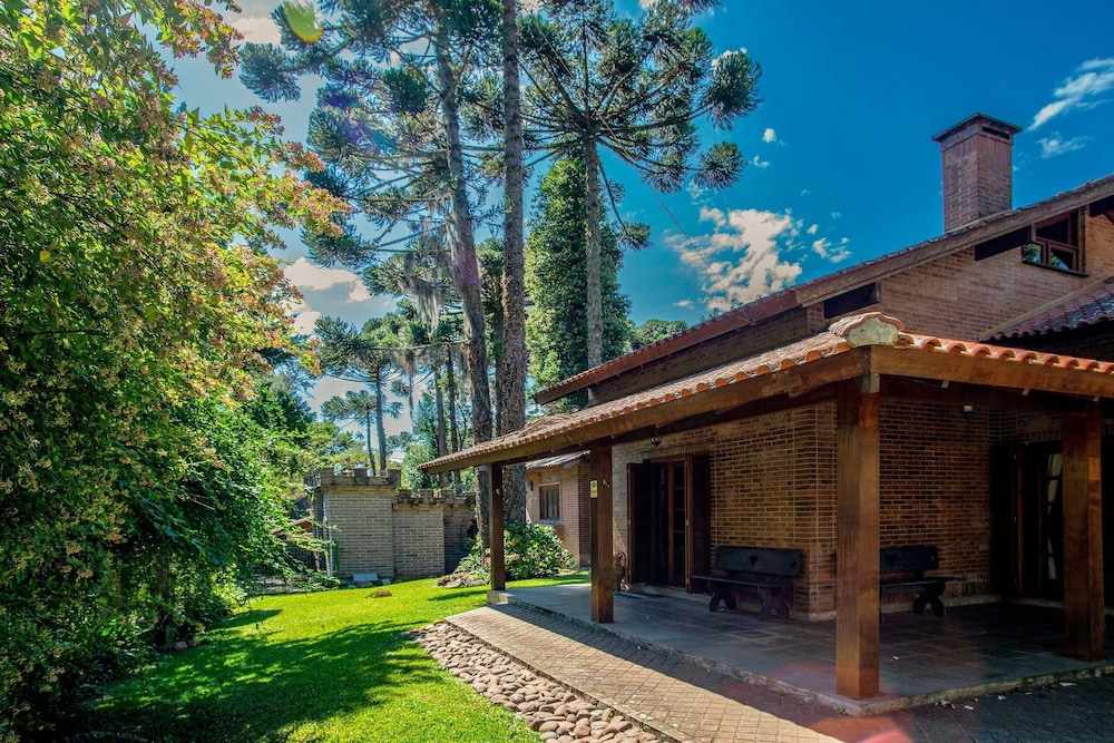 Beautiful Chalet-style House in Canela Rcf160