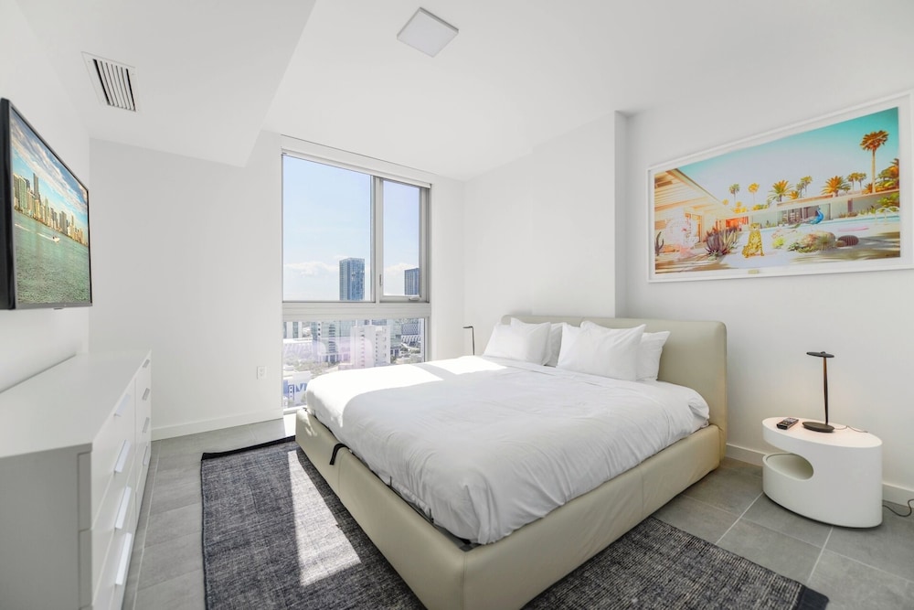 Breathtaking Downtown Miami Apt