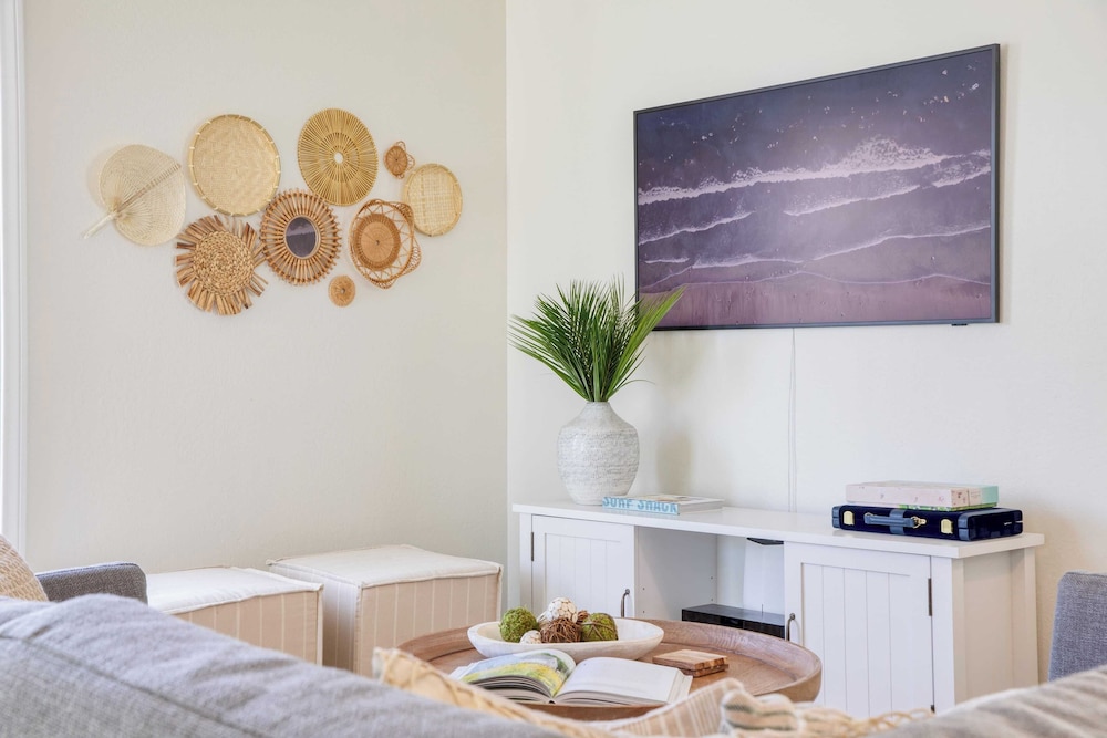 Surfrider Buyout by Avantstay 2 Home Buyout By the Beach!