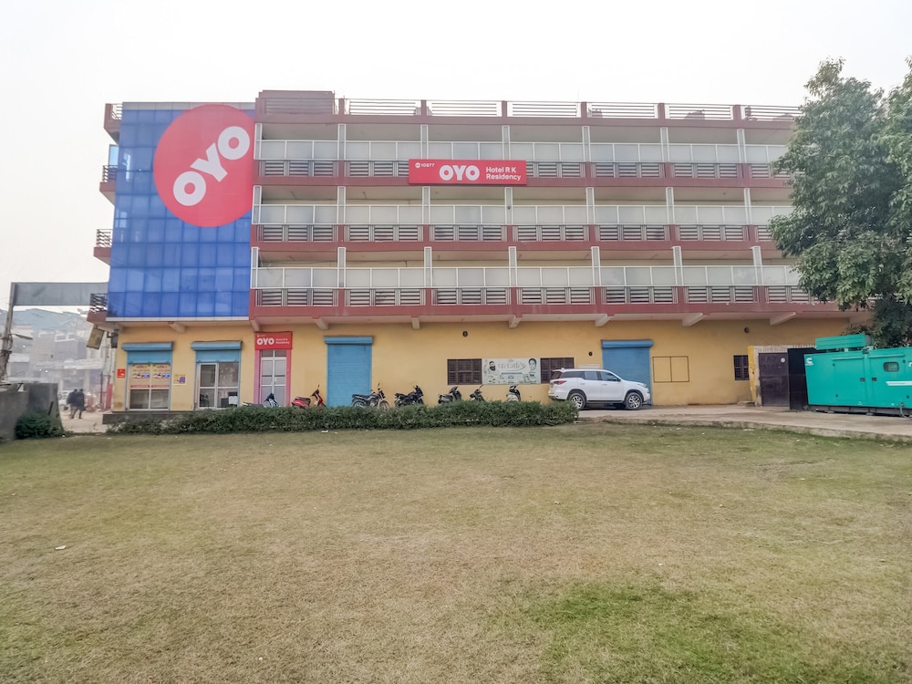 OYO 10877 Hotel R K Residency